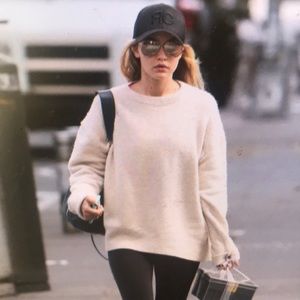 Meet your Posher, Ariella